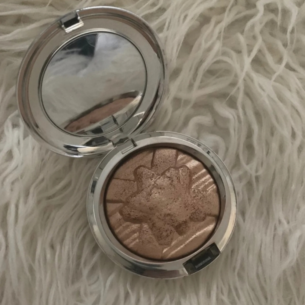 Mac Oh Darling Dimension skinfinish highlighter